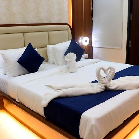 Hotel Aranyasutra Inaya, Indore Ngoại thất bức ảnh