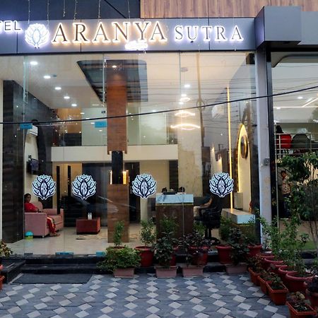 Hotel Aranyasutra Inaya, Indore Ngoại thất bức ảnh