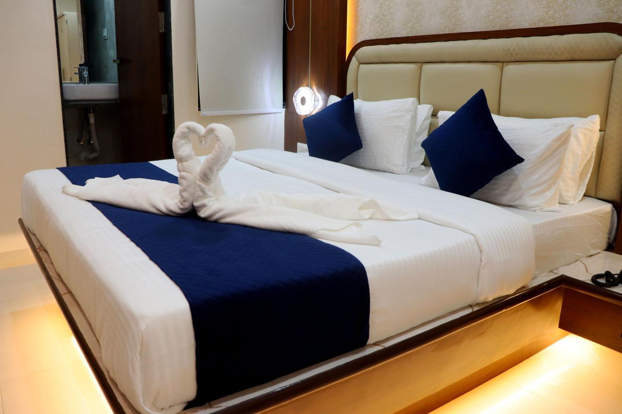 Hotel Aranyasutra Inaya, Indore Ngoại thất bức ảnh