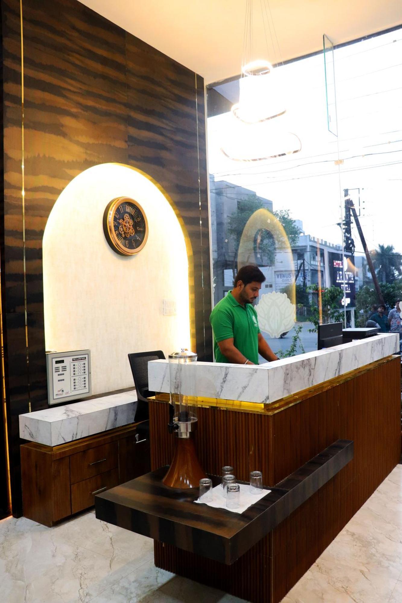 Hotel Aranyasutra Inaya, Indore Ngoại thất bức ảnh