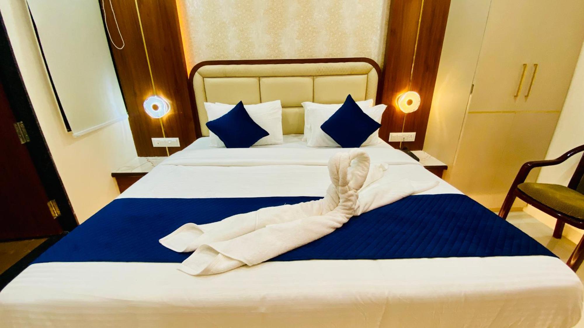 Hotel Aranyasutra Inaya, Indore Ngoại thất bức ảnh