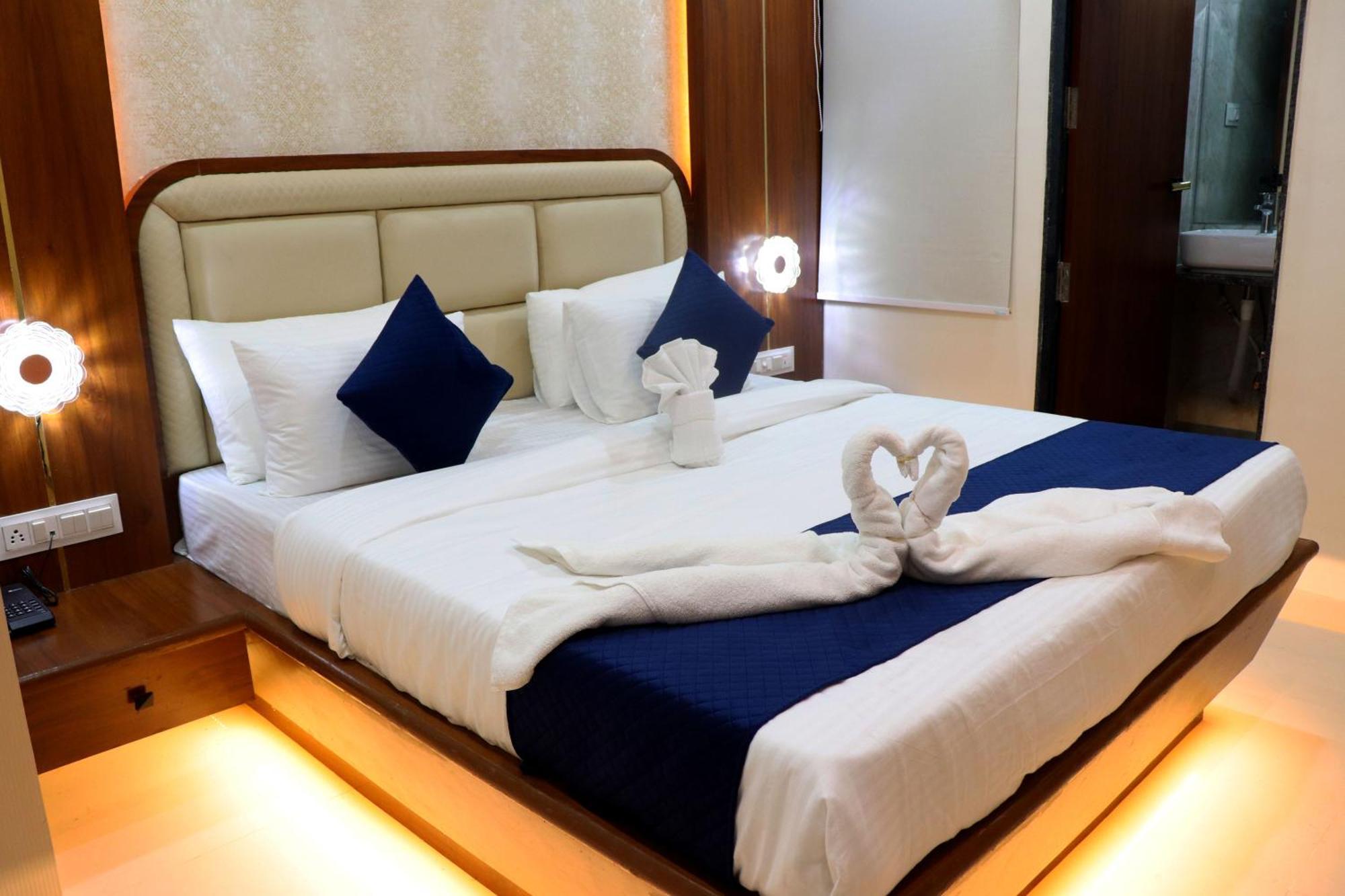 Hotel Aranyasutra Inaya, Indore Ngoại thất bức ảnh