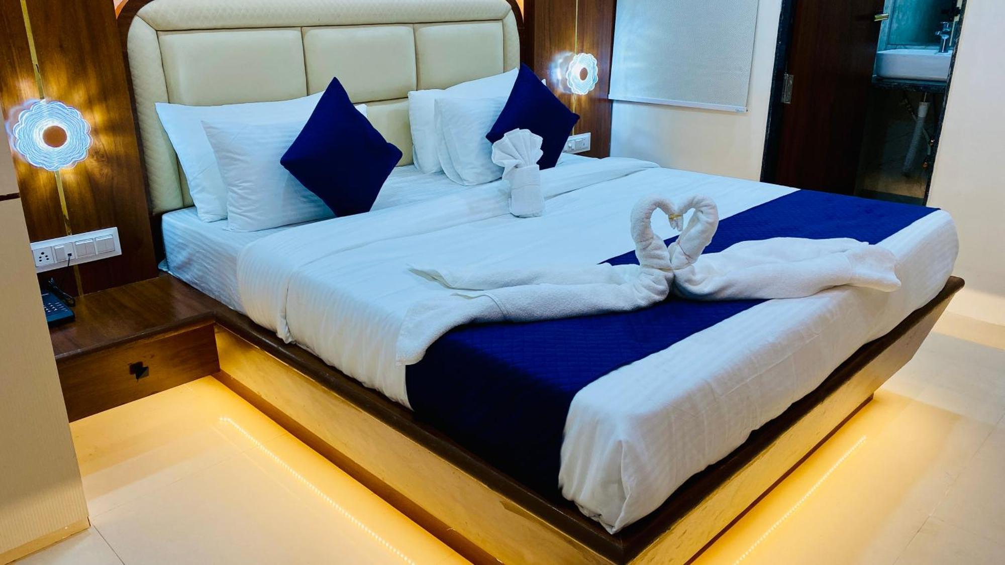 Hotel Aranyasutra Inaya, Indore Ngoại thất bức ảnh