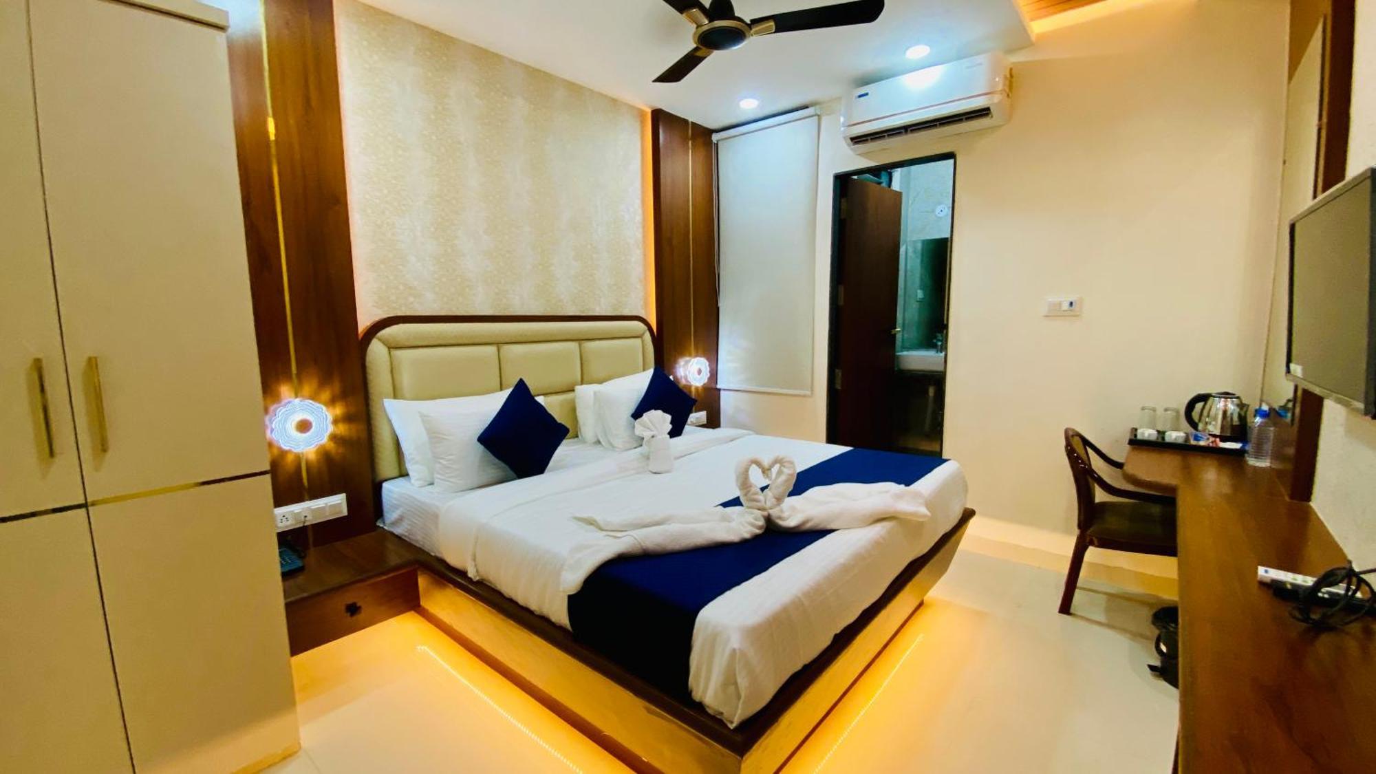 Hotel Aranyasutra Inaya, Indore Ngoại thất bức ảnh