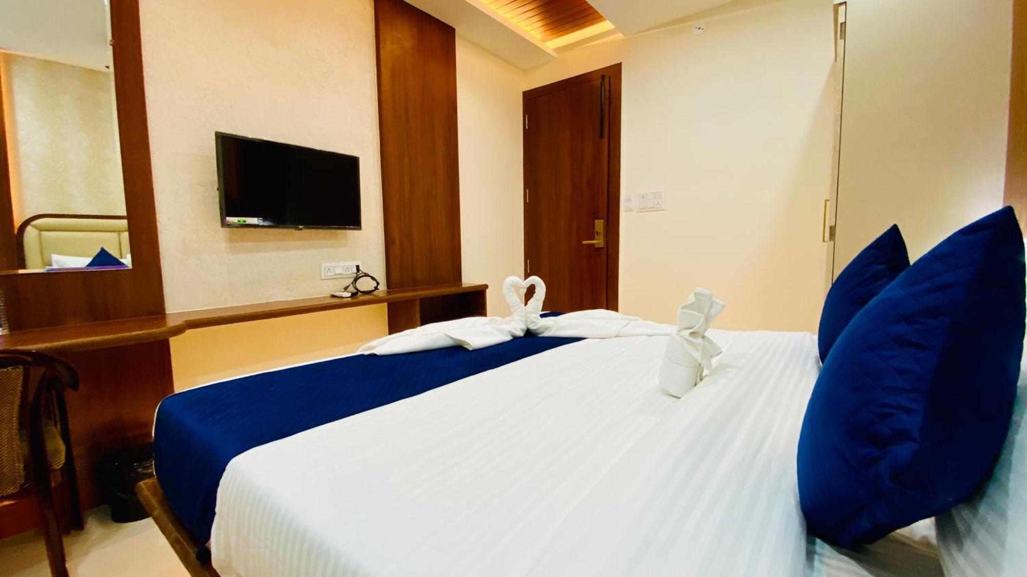 Hotel Aranyasutra Inaya, Indore Ngoại thất bức ảnh