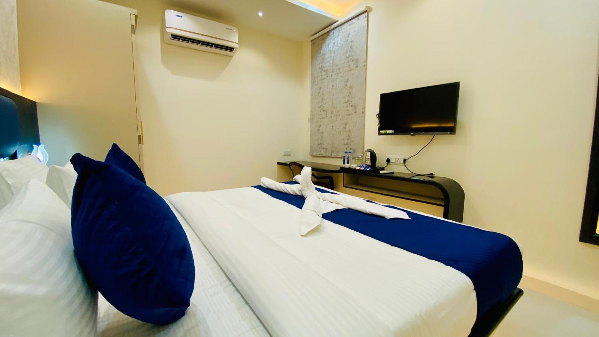 Hotel Aranyasutra Inaya, Indore Ngoại thất bức ảnh