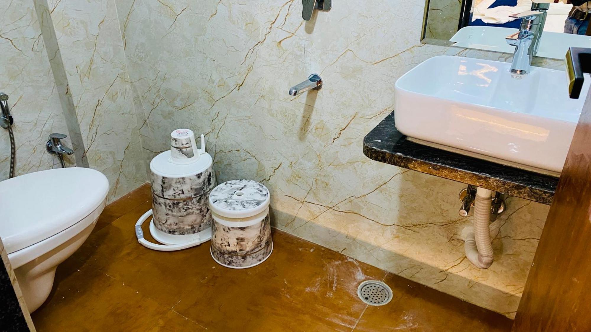Hotel Aranyasutra Inaya, Indore Ngoại thất bức ảnh