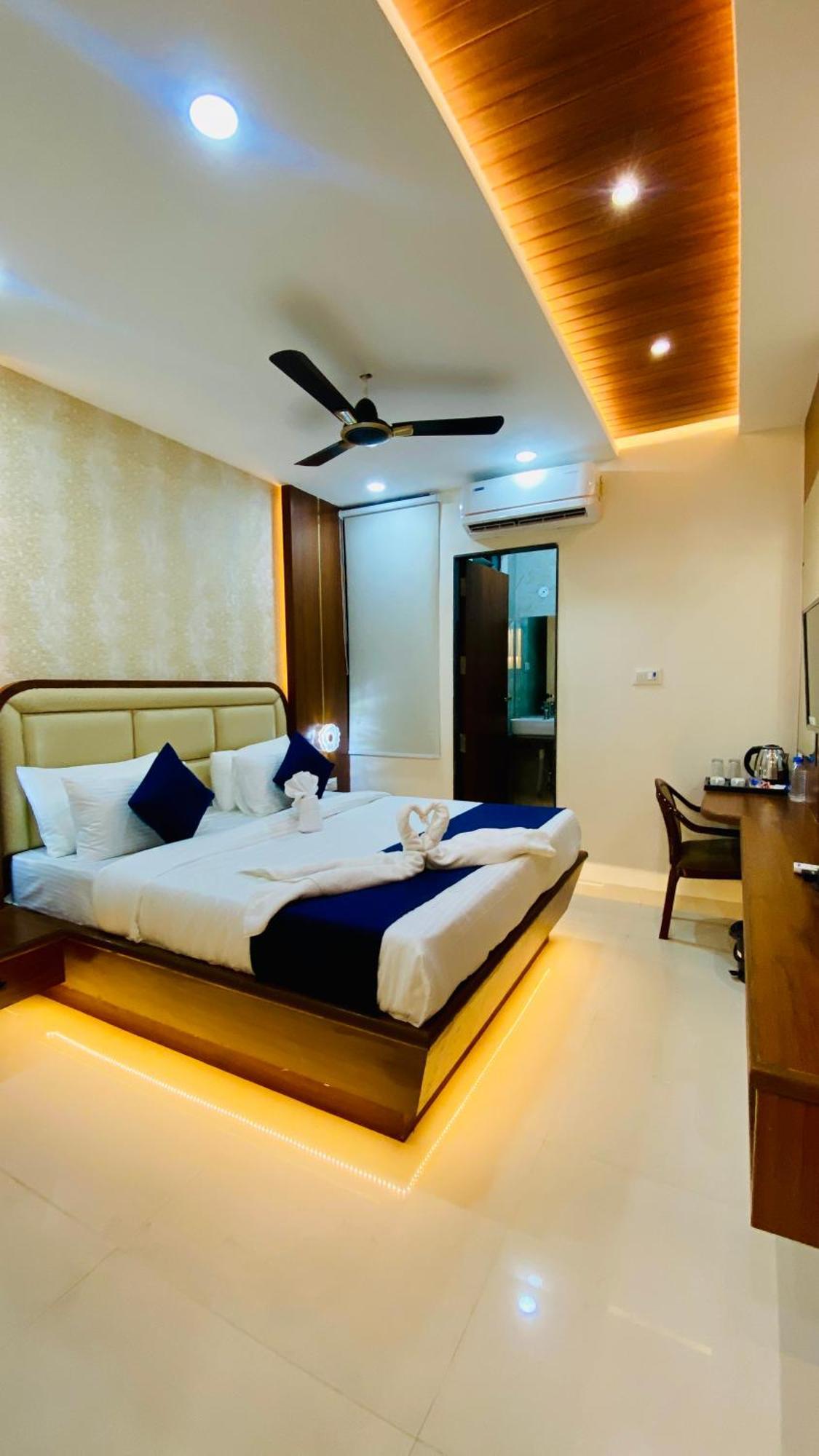 Hotel Aranyasutra Inaya, Indore Ngoại thất bức ảnh