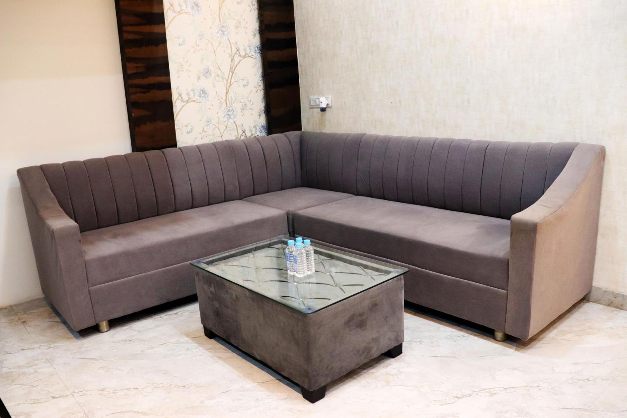 Hotel Aranyasutra Inaya, Indore Ngoại thất bức ảnh