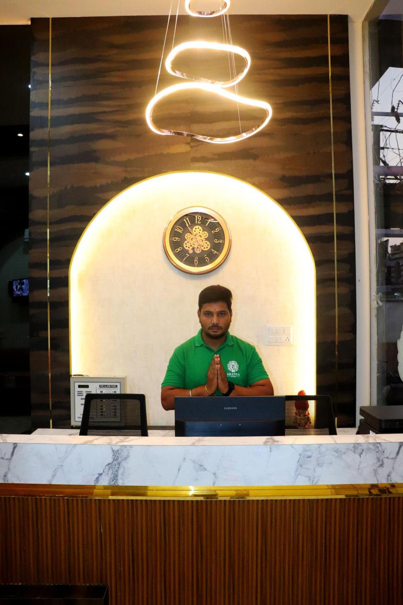 Hotel Aranyasutra Inaya, Indore Ngoại thất bức ảnh