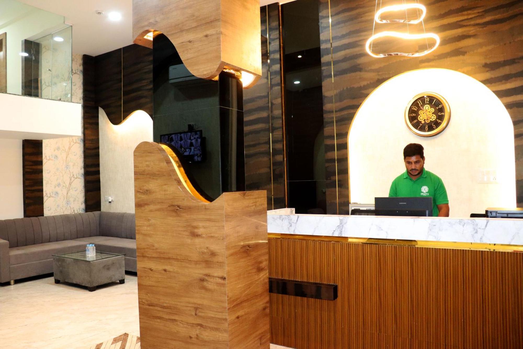 Hotel Aranyasutra Inaya, Indore Ngoại thất bức ảnh